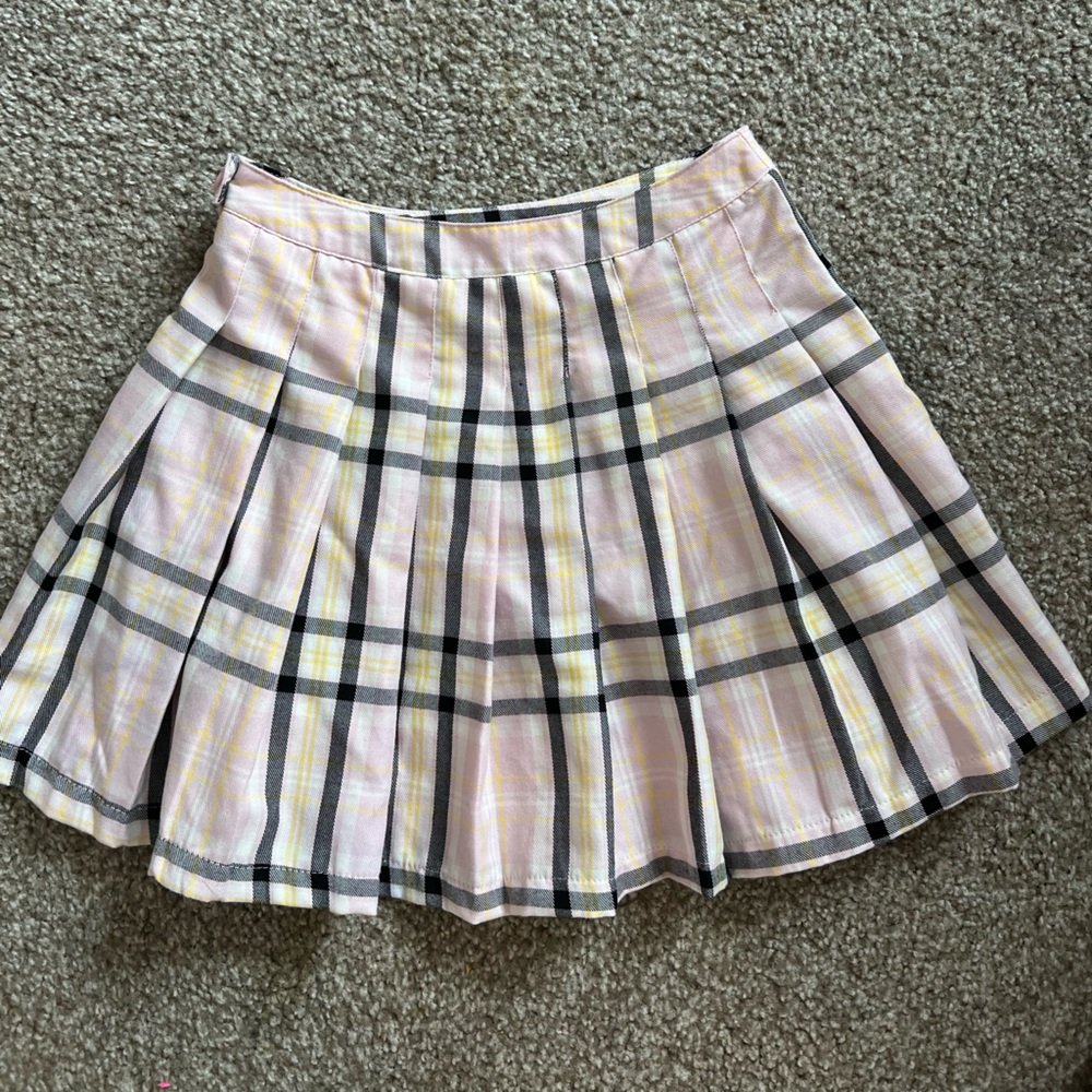 Pink plaid skirt 💖
